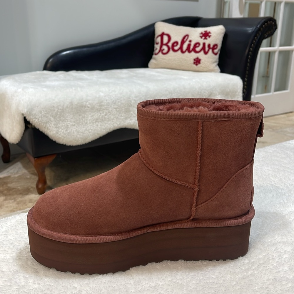 🎁 UGG Women's Classic Mini Platform Boot - Picture 7 of 8